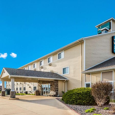 Quality Inn & Suites Eldridge Davenport North エクステリア 写真