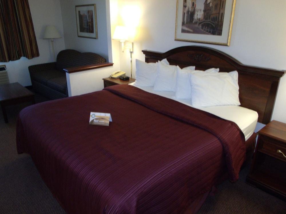 Quality Inn & Suites Eldridge Davenport North エクステリア 写真