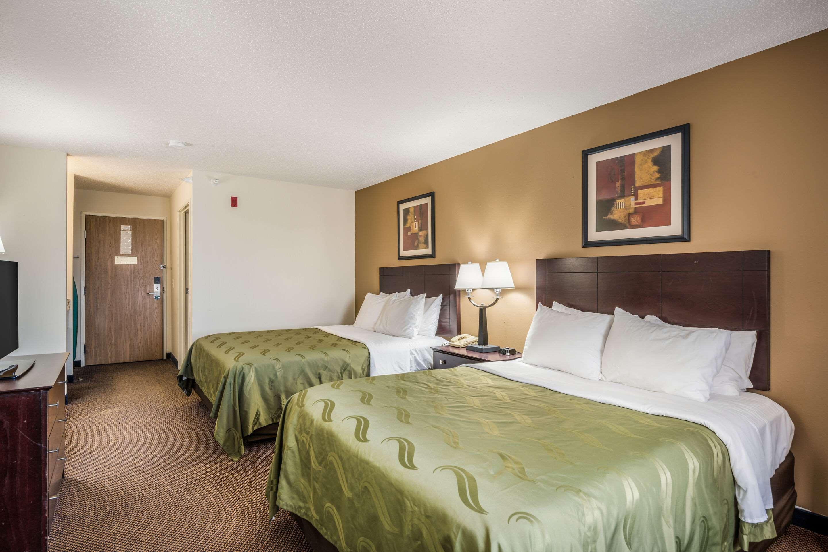 Quality Inn & Suites Eldridge Davenport North エクステリア 写真