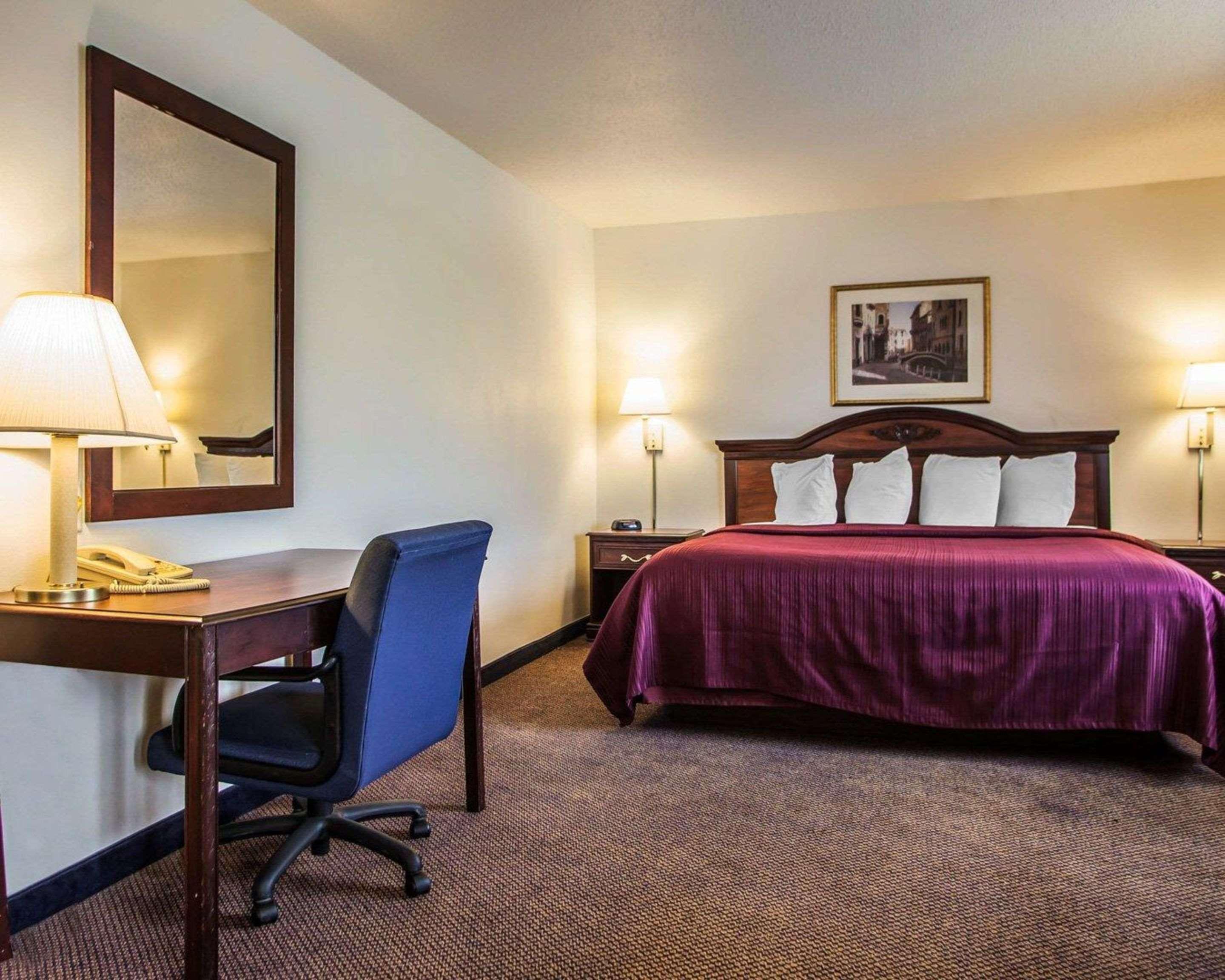 Quality Inn & Suites Eldridge Davenport North エクステリア 写真