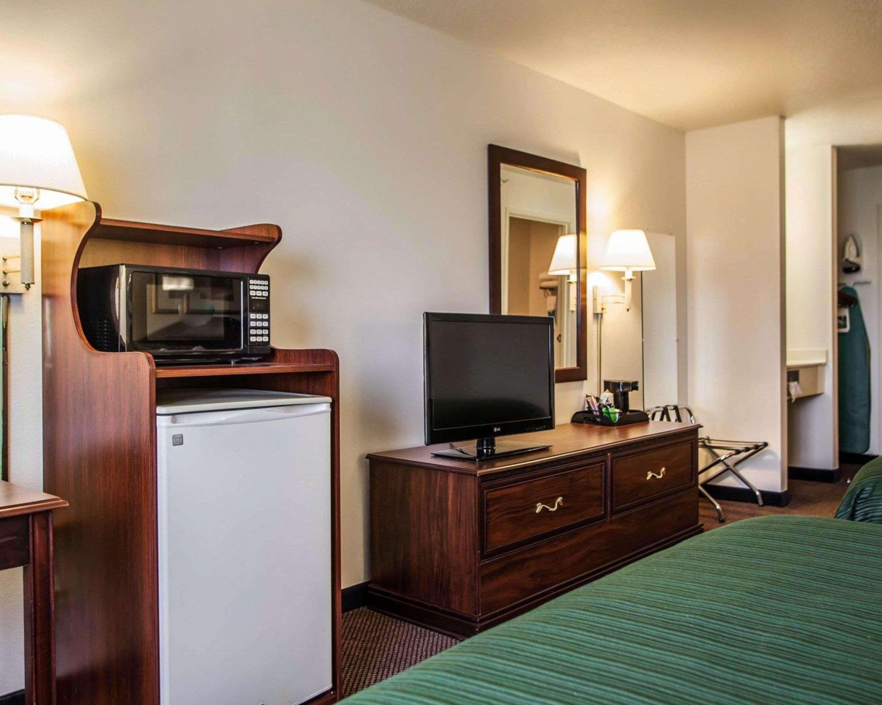 Quality Inn & Suites Eldridge Davenport North エクステリア 写真