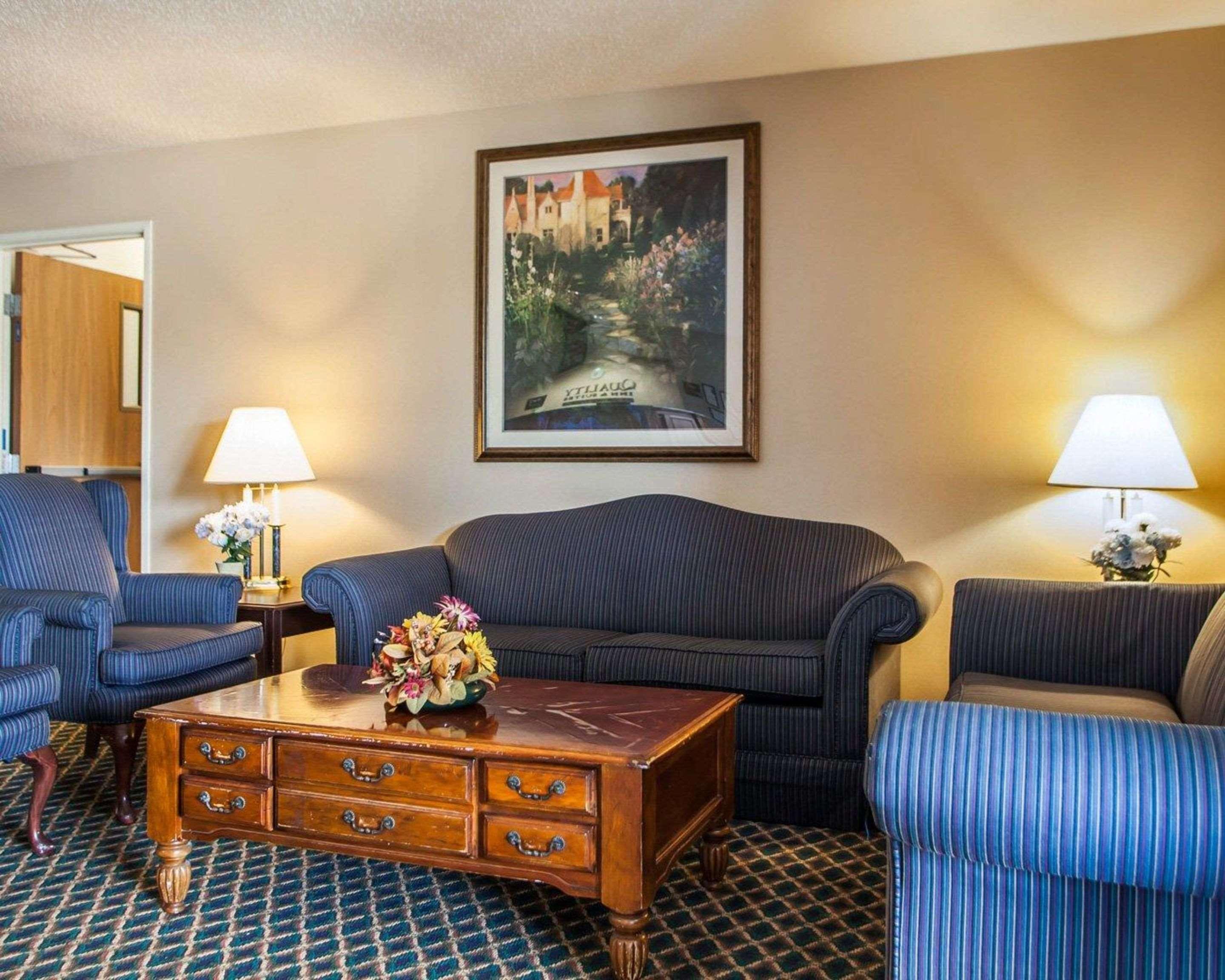 Quality Inn & Suites Eldridge Davenport North エクステリア 写真