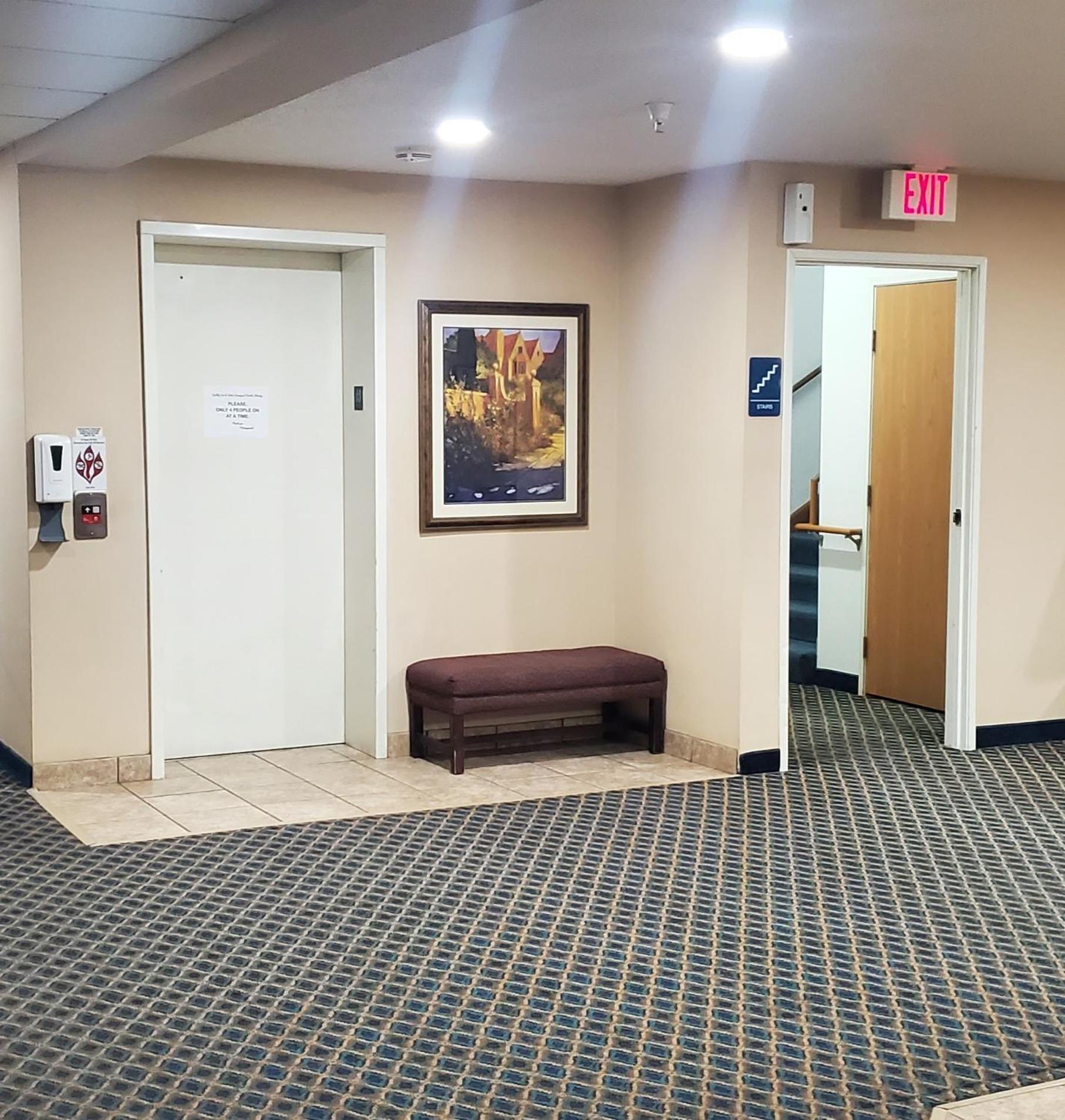 Quality Inn & Suites Eldridge Davenport North エクステリア 写真